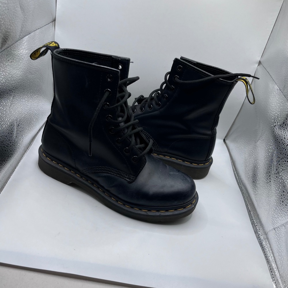 Dr. Martens 1460 Combat Boots Womens 8 Black Smooth Leather 8-Eye Lace Upโ